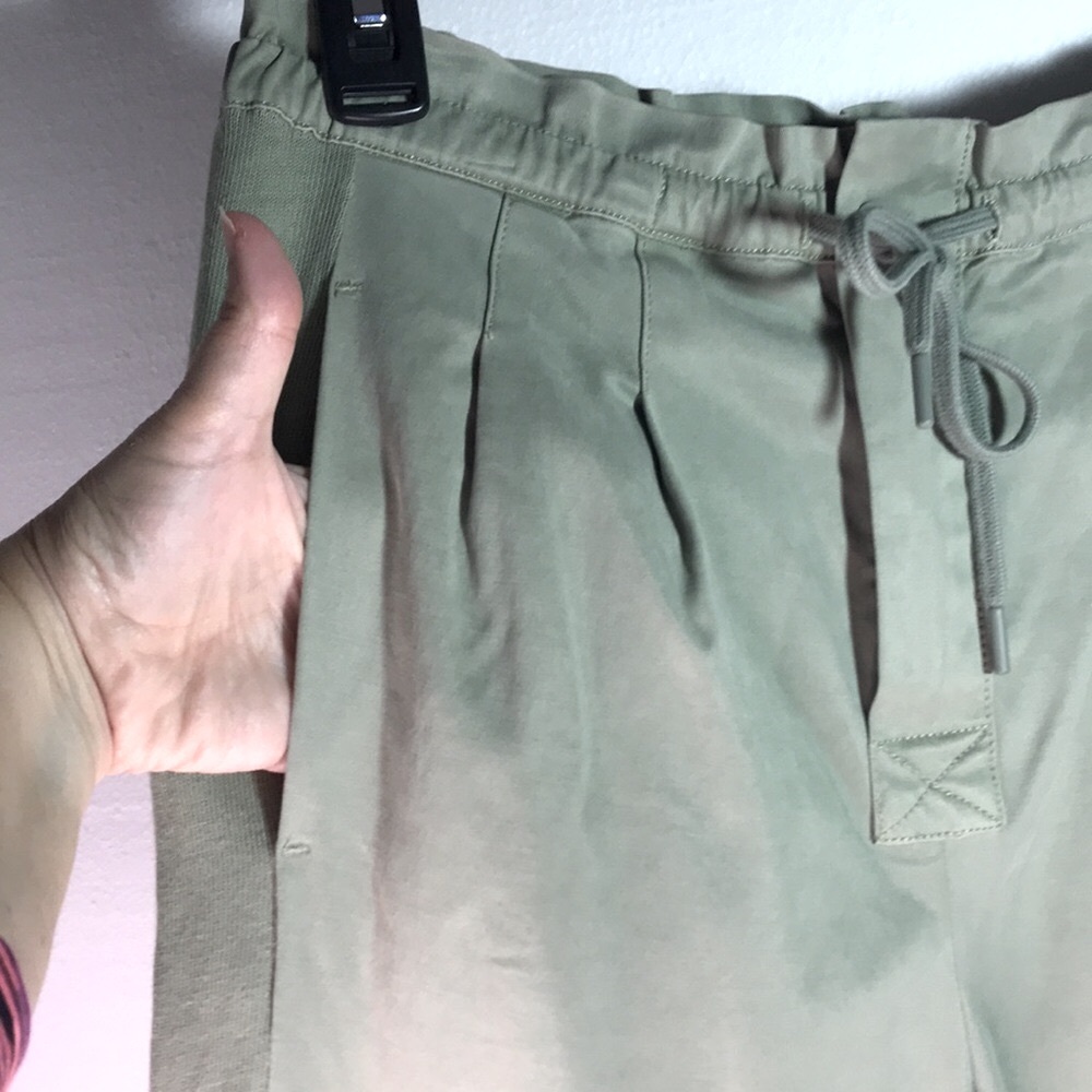 ALICE + OLIVIA- Liliana Cuff Paperbag Pants Sage Green Lightweight Twill Small - Picture 7 of 14